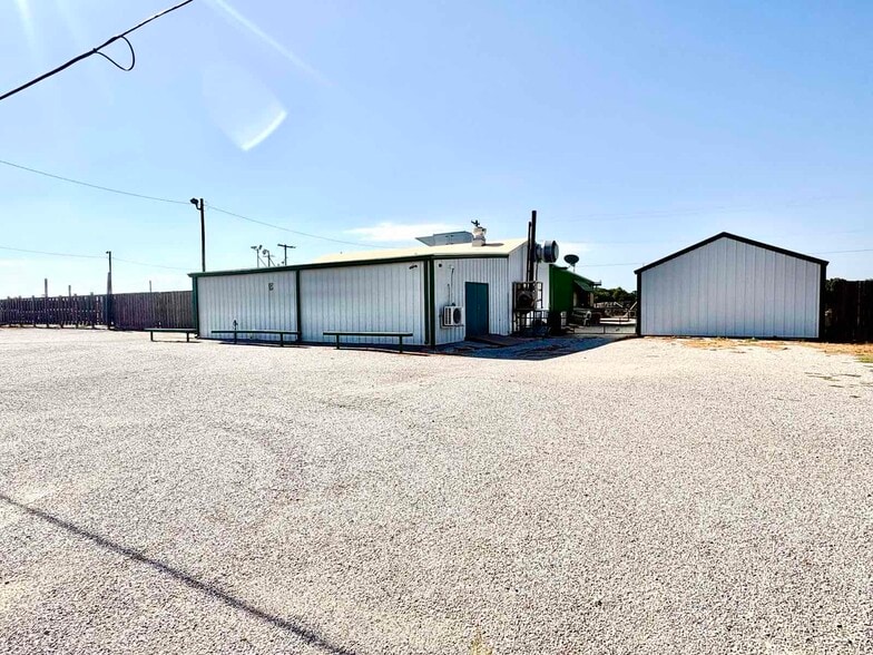 117 Oxford ave, Enid, OK for sale - Primary Photo - Image 1 of 33