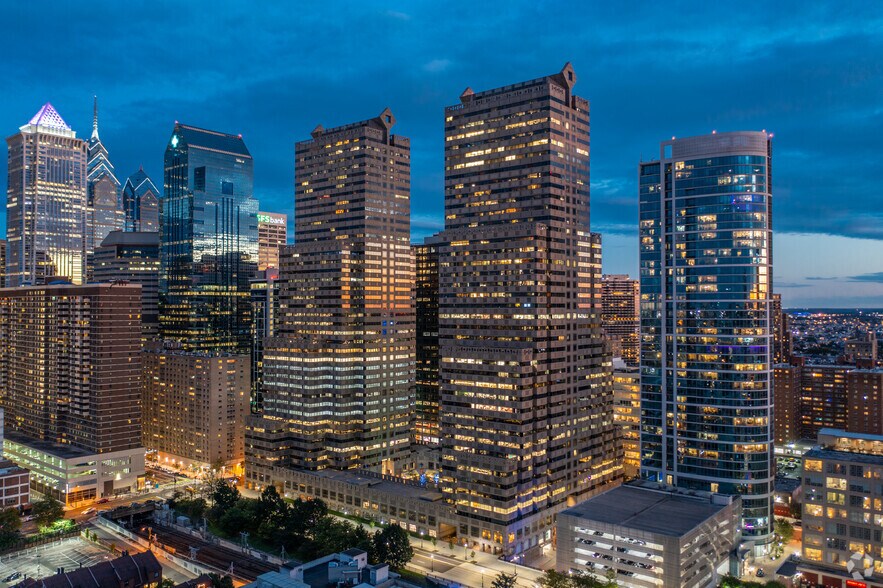2001 Market St, Philadelphia, PA à louer - Photo du bâtiment - Image 1 de 38
