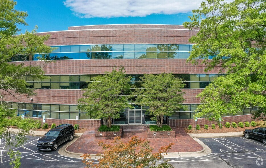 4364 S Alston Ave, Durham, NC à louer - Photo du bâtiment - Image 2 de 4