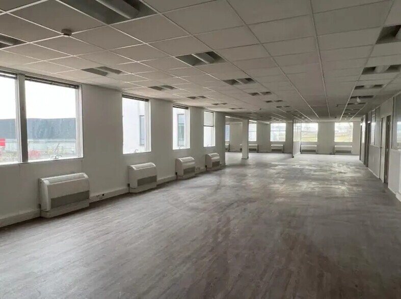 5 Rue Jacques Rueff, Antony for lease - Building Photo - Image 3 of 12