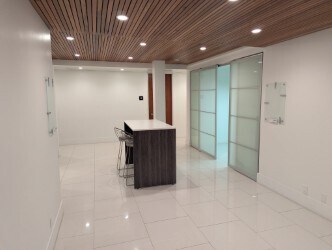 611 Civic Center Dr W, Santa Ana, CA à vendre - Photo intérieure - Image 3 de 6