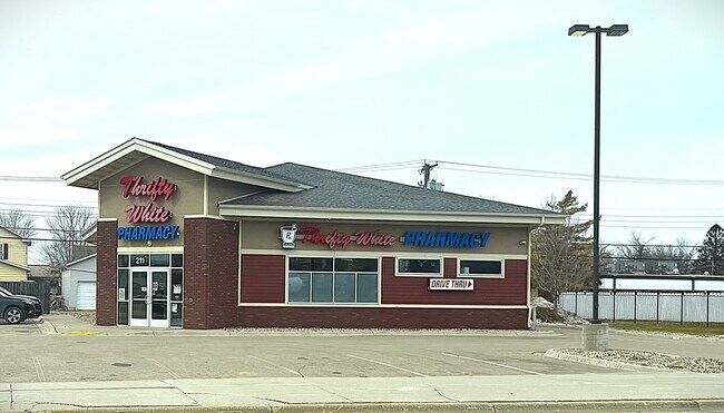 Plus de détails pour 211 Main St S, Mahnomen, MN - Commerce de détail à vendre