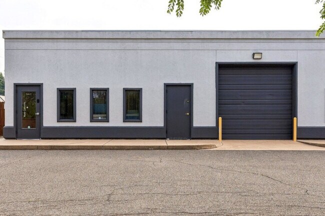Plus de détails pour 405 W 2nd St, Edmond, OK - Local d'activités à louer
