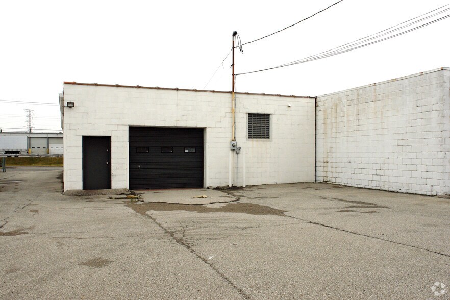 1114 Industry Rd, Lexington, KY à louer - Photo du bâtiment - Image 2 de 3