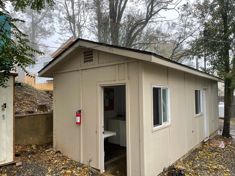 2015-21 2nd St, Julian, CA à vendre - Photo du bâtiment - Image 3 de 38