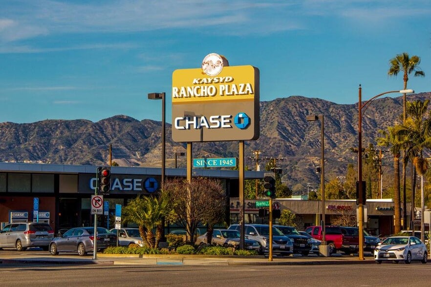 1501-1505 West Olive Ave, Burbank, CA for lease - Primary Photo - Image 1 of 3