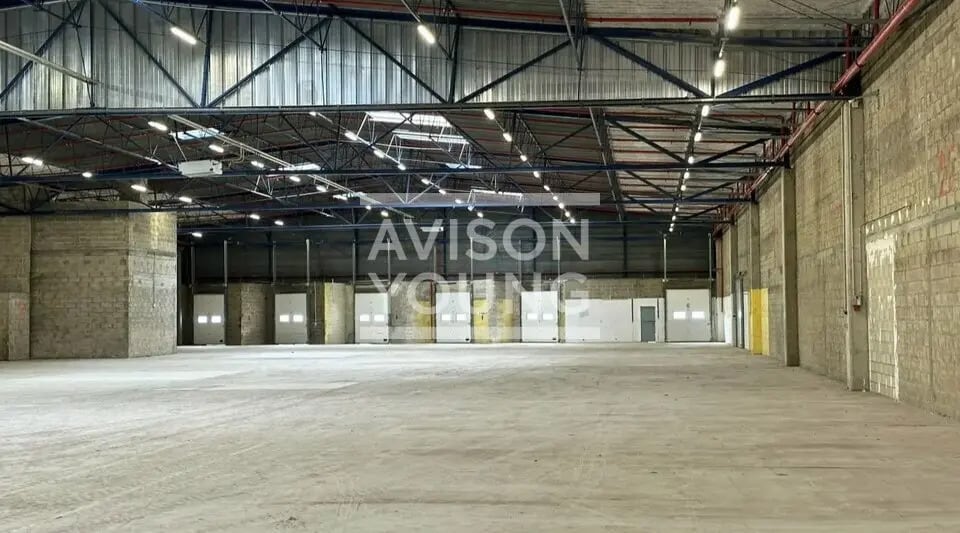 Flex in Pantin for lease - Interior Photo - Image 2 of 7