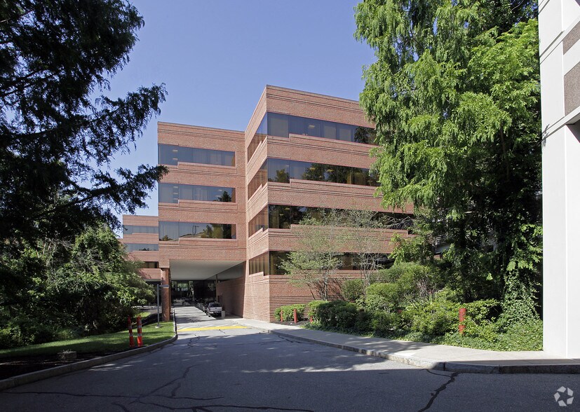 95 Hayden Ave, Lexington, MA à louer - Photo du bâtiment - Image 2 de 2