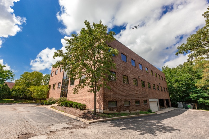 127 E Lake St, Bloomingdale, IL for sale - Primary Photo - Image 1 of 1