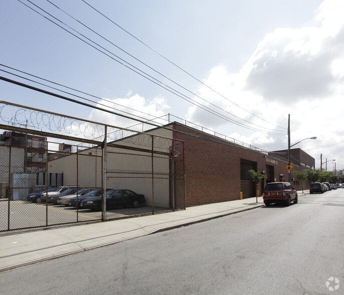 72 Huntington St, Brooklyn, NY for lease - Building Photo - Image 2 of 8