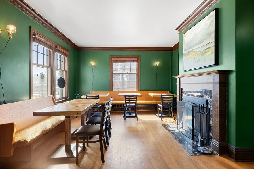 883 SW Church St, Dallas, OR à vendre - Photo du bâtiment - Image 3 de 65