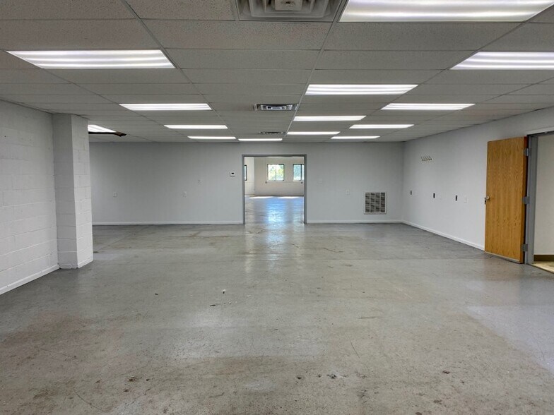 230 Bilmar Ave, Pittsburgh, PA à louer - Photo intérieure - Image 3 de 14