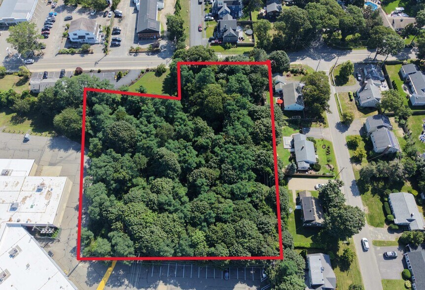 148 Worcester Ct, Falmouth, MA à vendre - Photo du bâtiment - Image 2 de 4