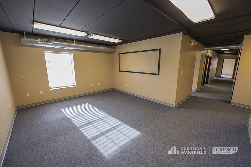 2636 Brecksville Rd, Richfield, OH for sale - Interior Photo - Image 3 of 8