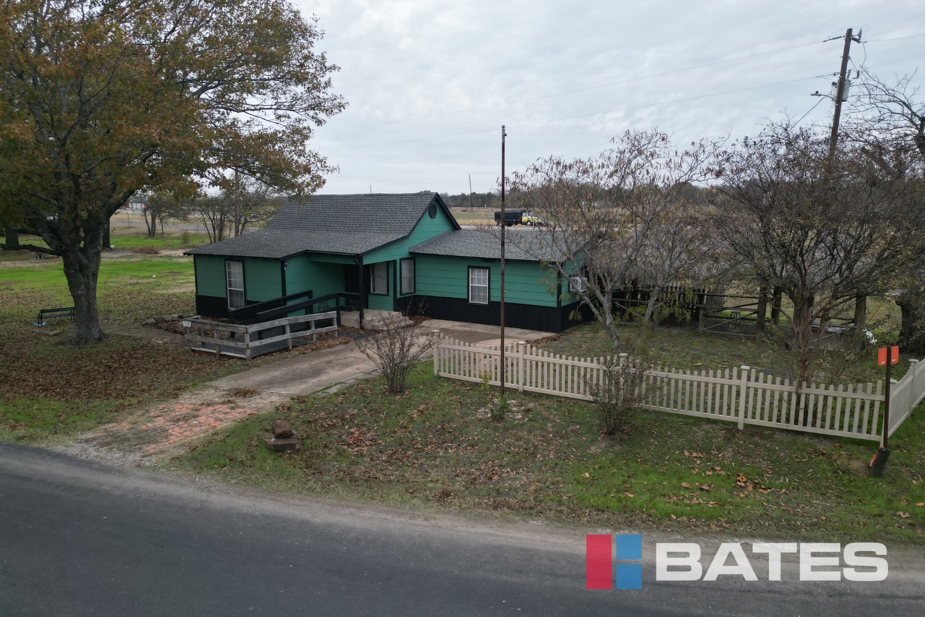 653 Sardis St, Midlothian, TX for lease Building Photo- Image 1 of 10