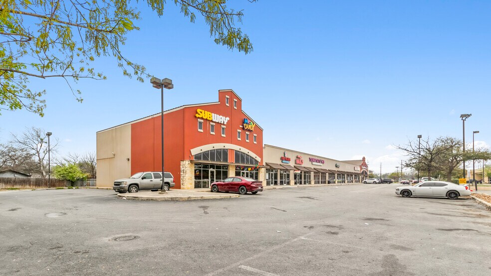 3227 SW Military Dr, San Antonio, TX à louer - Photo du bâtiment - Image 2 de 8