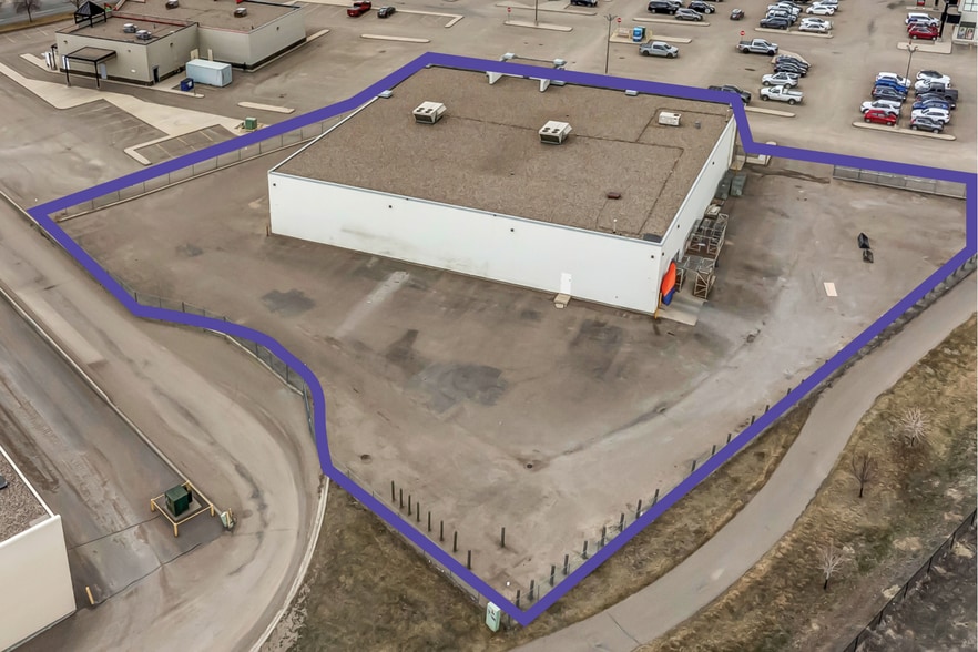 64 Carry Dr SE, Medicine Hat, AB for lease - Building Photo - Image 2 of 2