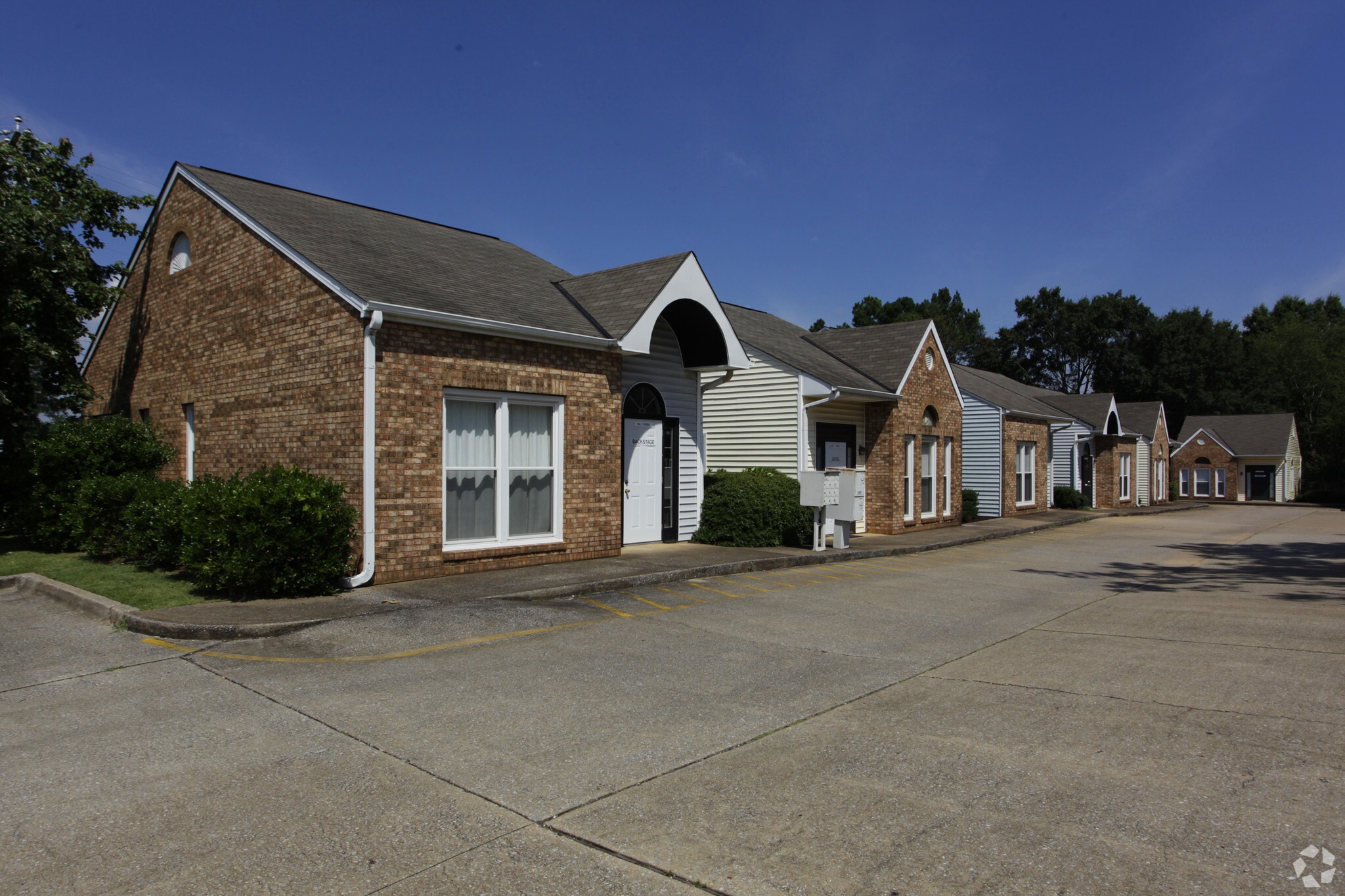 4230-4244 McFarland Blvd, Northport, AL for lease Primary Photo- Image 1 of 4