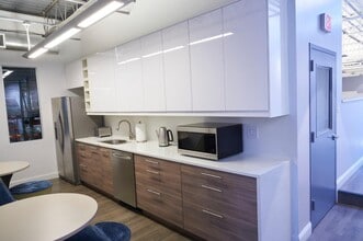 83 Broad Ave, Fairview, NJ à louer Photo intérieure- Image 2 de 4