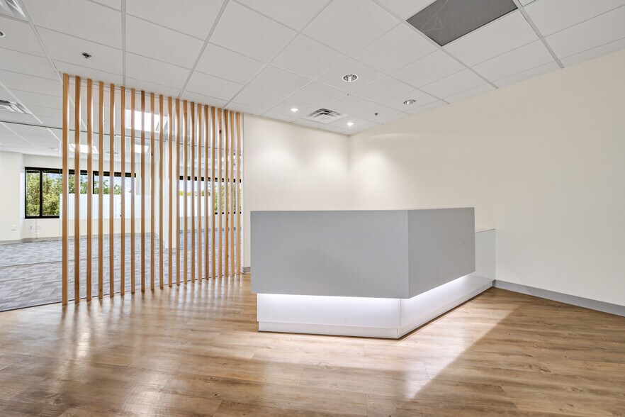 3033 N 44th St, Phoenix, AZ à louer - Photo du bâtiment - Image 2 de 14