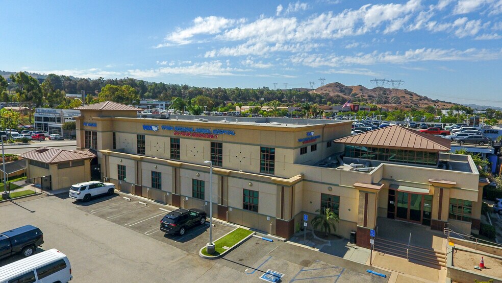 8290 E Crystal Dr, Anaheim, CA à vendre - Photo du bâtiment - Image 1 de 6