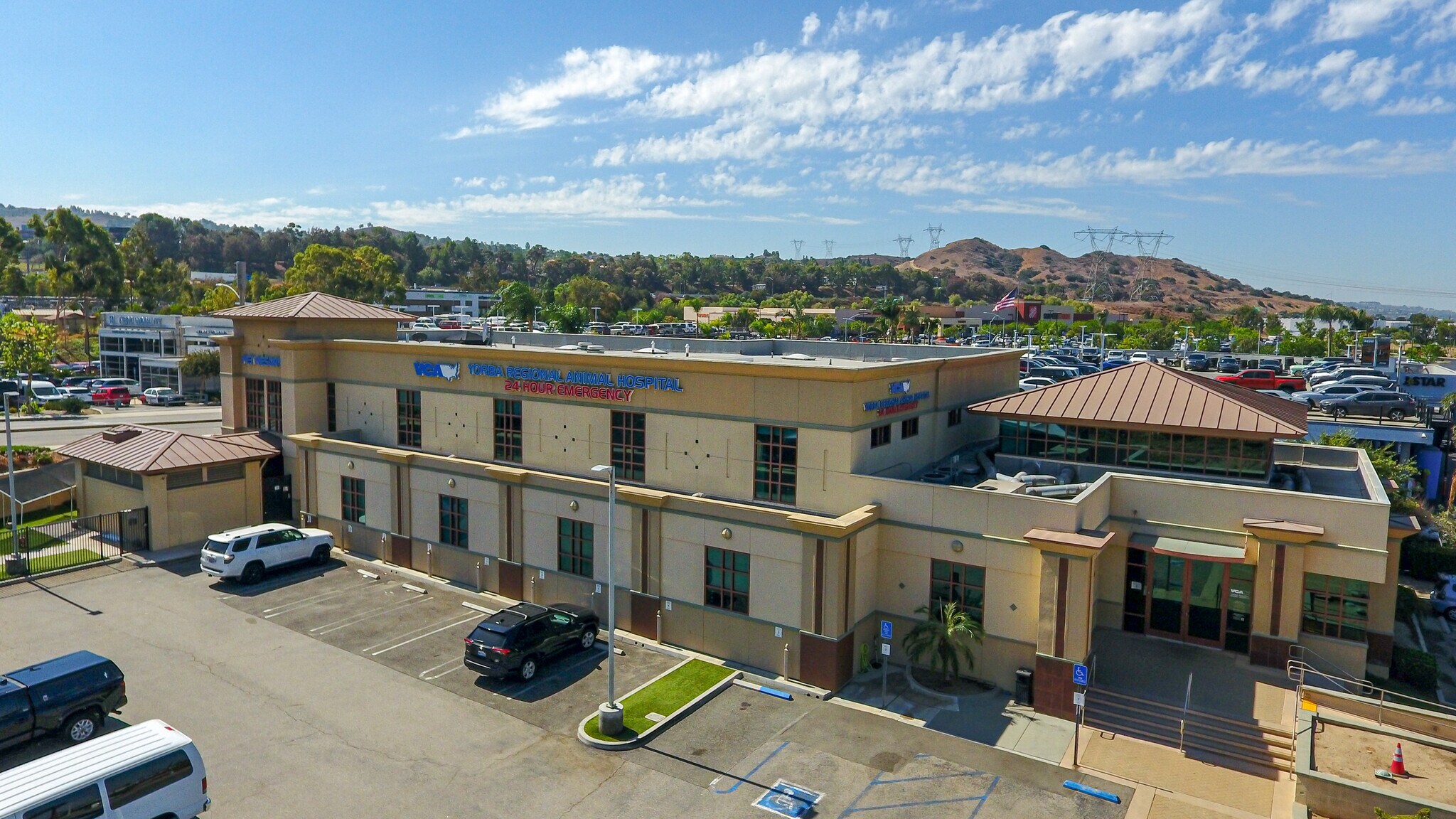 8290 E Crystal Dr, Anaheim, CA à vendre Photo du bâtiment- Image 1 de 7