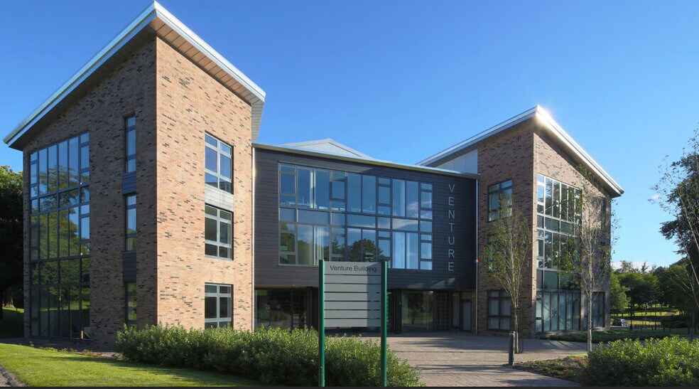 2317 Maryhill Rd, Glasgow à louer - Photo du bâtiment - Image 2 de 24