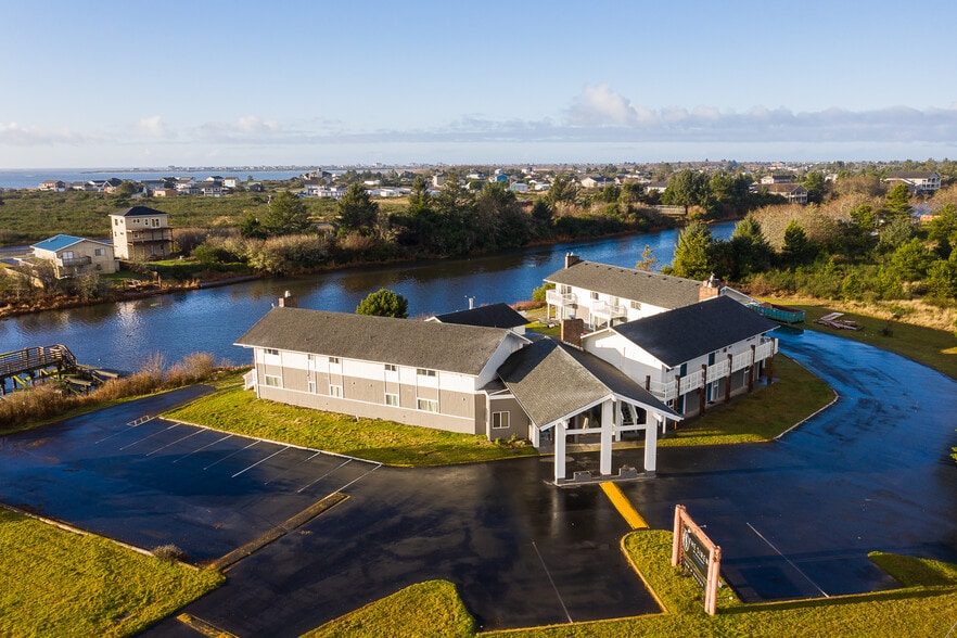 1031 Discovery Ave SE, Ocean Shores, WA for sale - Building Photo - Image 2 of 57