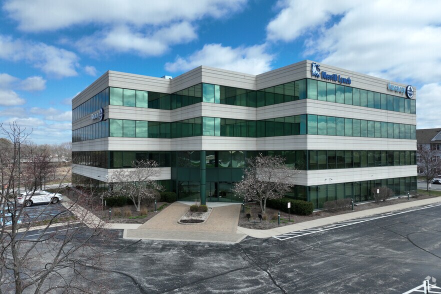 707 E 80th Pl, Merrillville, IN à louer - Photo du bâtiment - Image 2 de 7