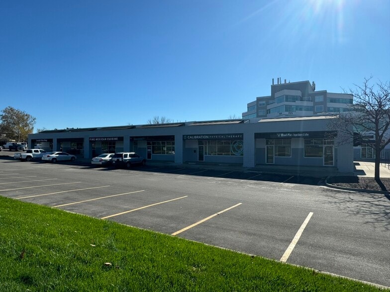 7301-7319 W 95th St, Overland Park, KS for sale - Building Photo - Image 2 of 9