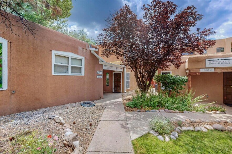 1482 S Saint Francis Dr, Santa Fe, NM à vendre - Photo du bâtiment - Image 2 de 36
