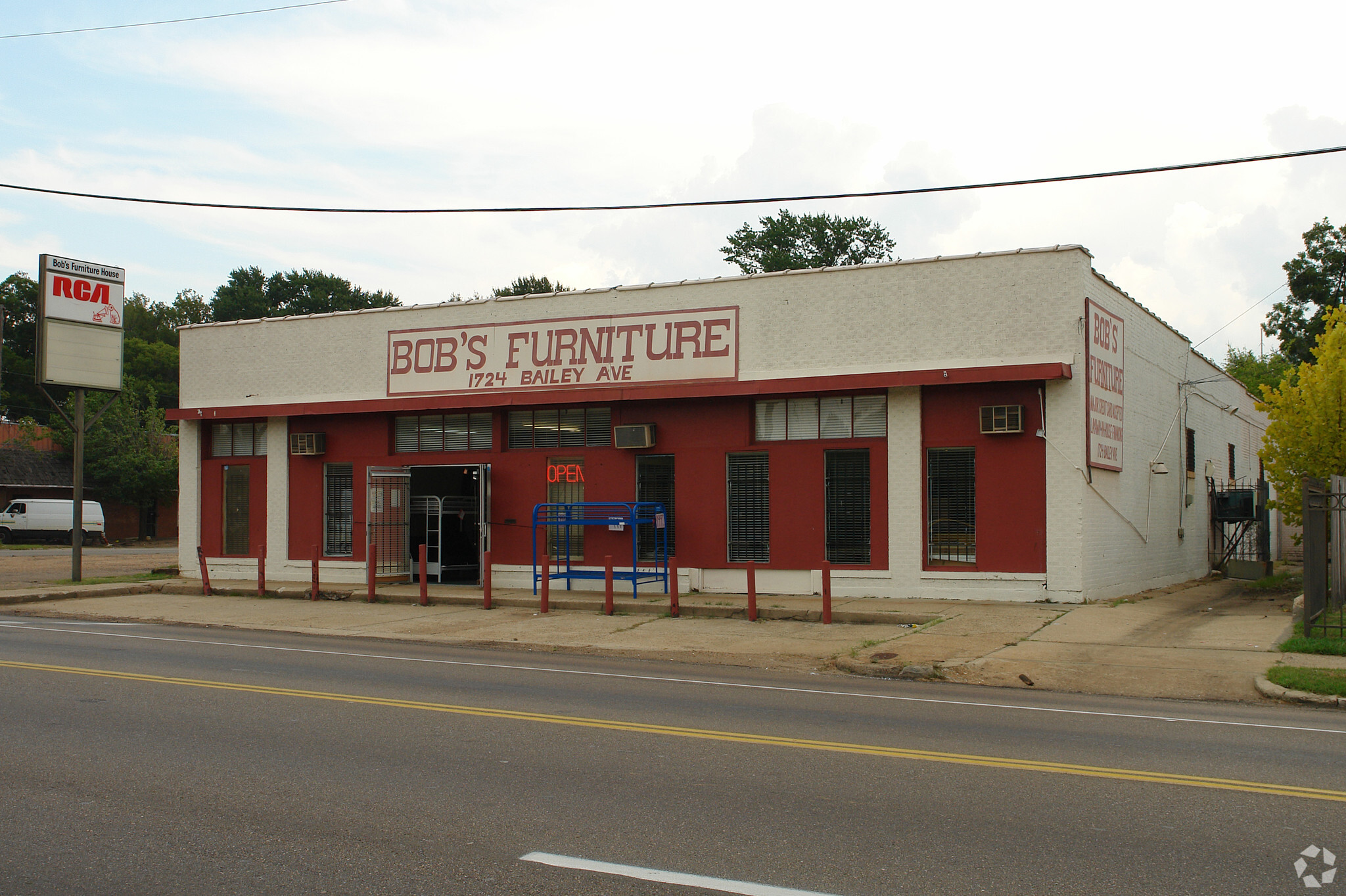 1724 Bailey Ave, Jackson, MS for sale Primary Photo- Image 1 of 21