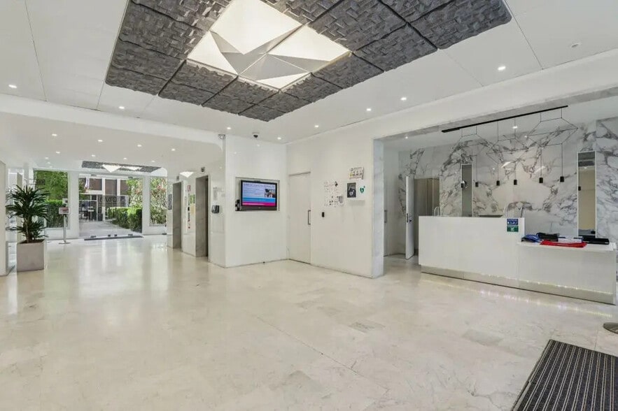 6-8 Rue Eugène Oudiné, Paris à louer - Photo du bâtiment - Image 2 de 9