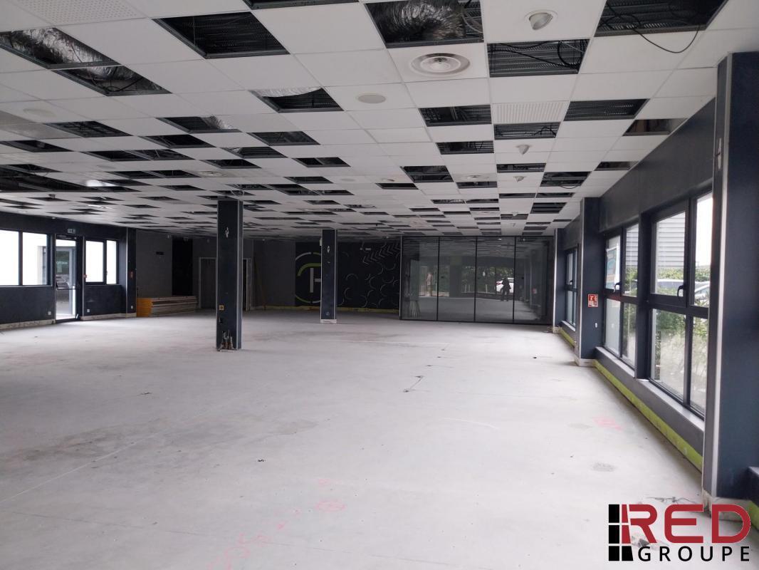 Chemin Des Jallassières, Eguilles for lease Interior Photo- Image 1 of 6