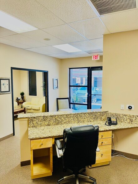 9180 Estero Park Commons Blvd, Estero, FL à vendre - Photo intérieure - Image 3 de 11