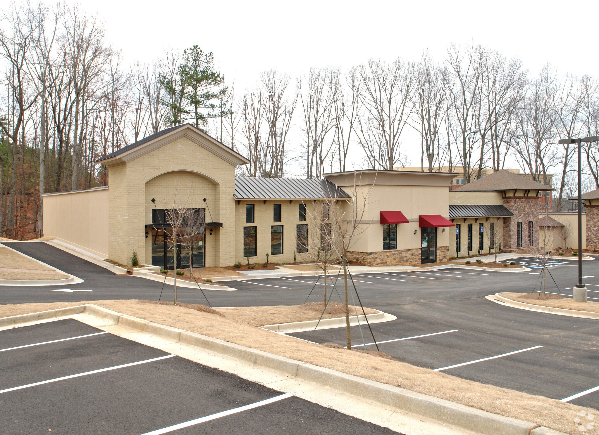6395 McGinnis Ferry Rd, Johns Creek, GA à louer Photo principale- Image 1 de 7