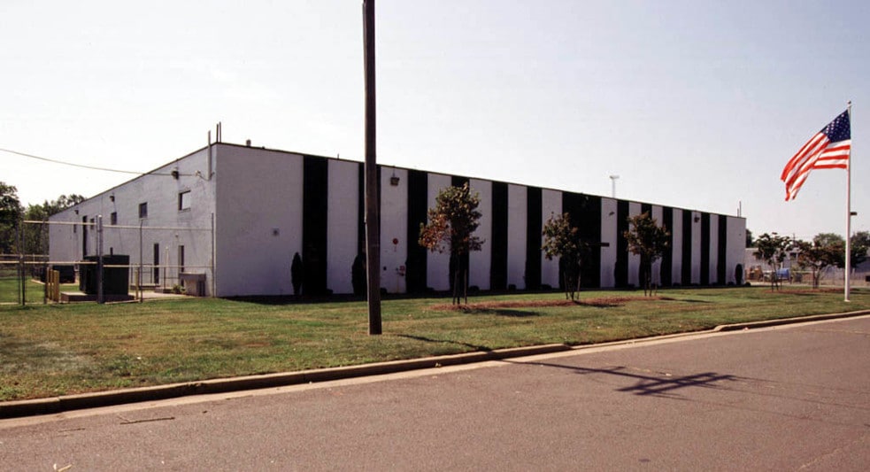 104 New Era Dr, South Plainfield, NJ à louer - Photo du bâtiment - Image 2 de 5