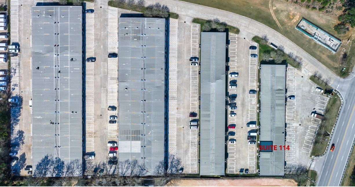 1300 S Frazier St, Conroe, TX à louer Photo intérieure- Image 1 de 16