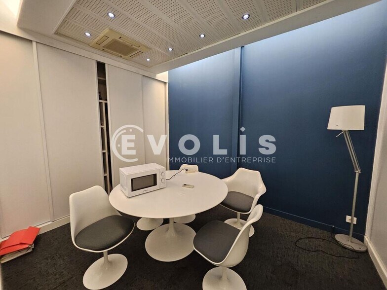 Bureau dans Vanves à louer - Photo du bâtiment - Image 3 de 21