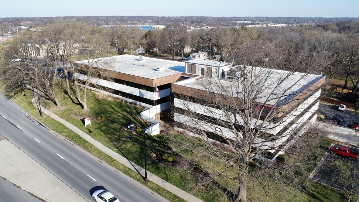 8500 Shawnee Mission Pky, Merriam, KS for sale Building Photo- Image 1 of 9