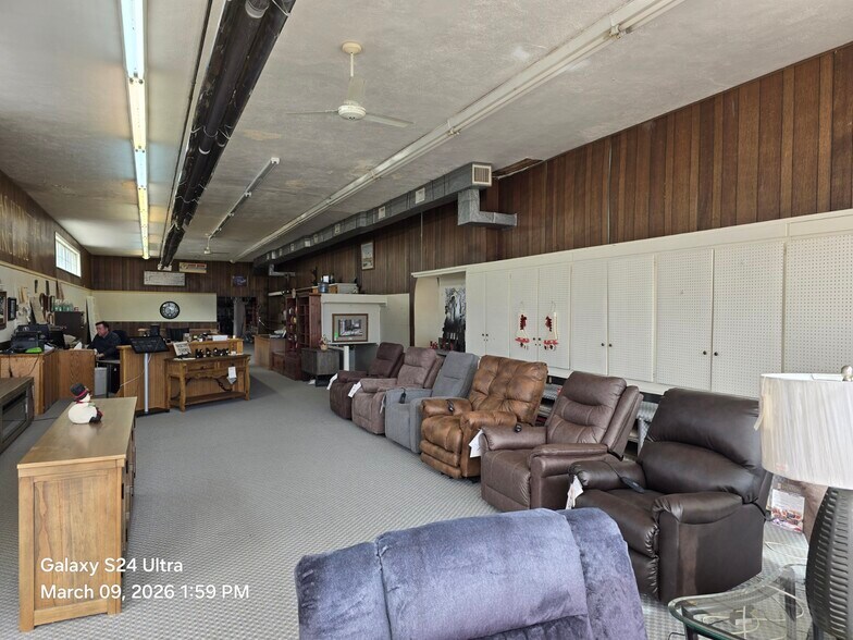 602 2nd St, Chappell, NE à vendre - Photo du bâtiment - Image 3 de 19
