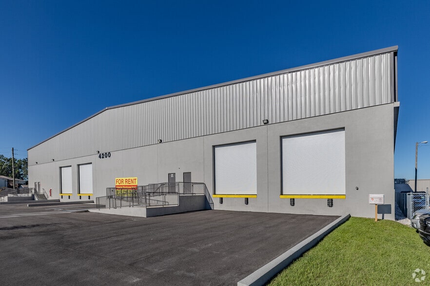 4200 31st St N, Saint Petersburg, FL for lease - Building Photo - Image 1 of 7