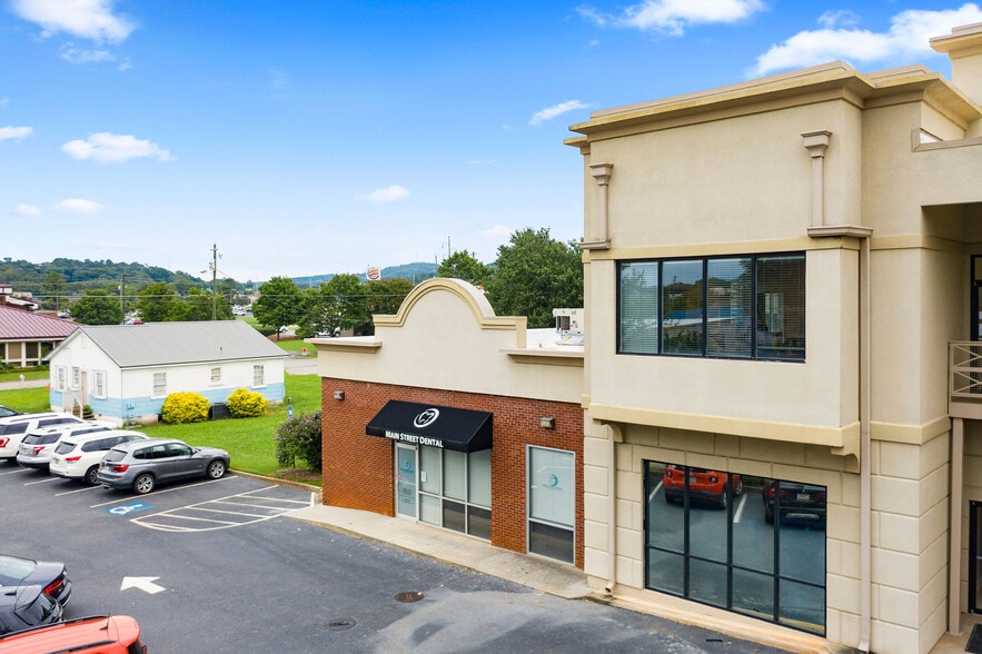 328 E Main St, Cartersville, GA à louer - Photo du bâtiment - Image 3 de 23