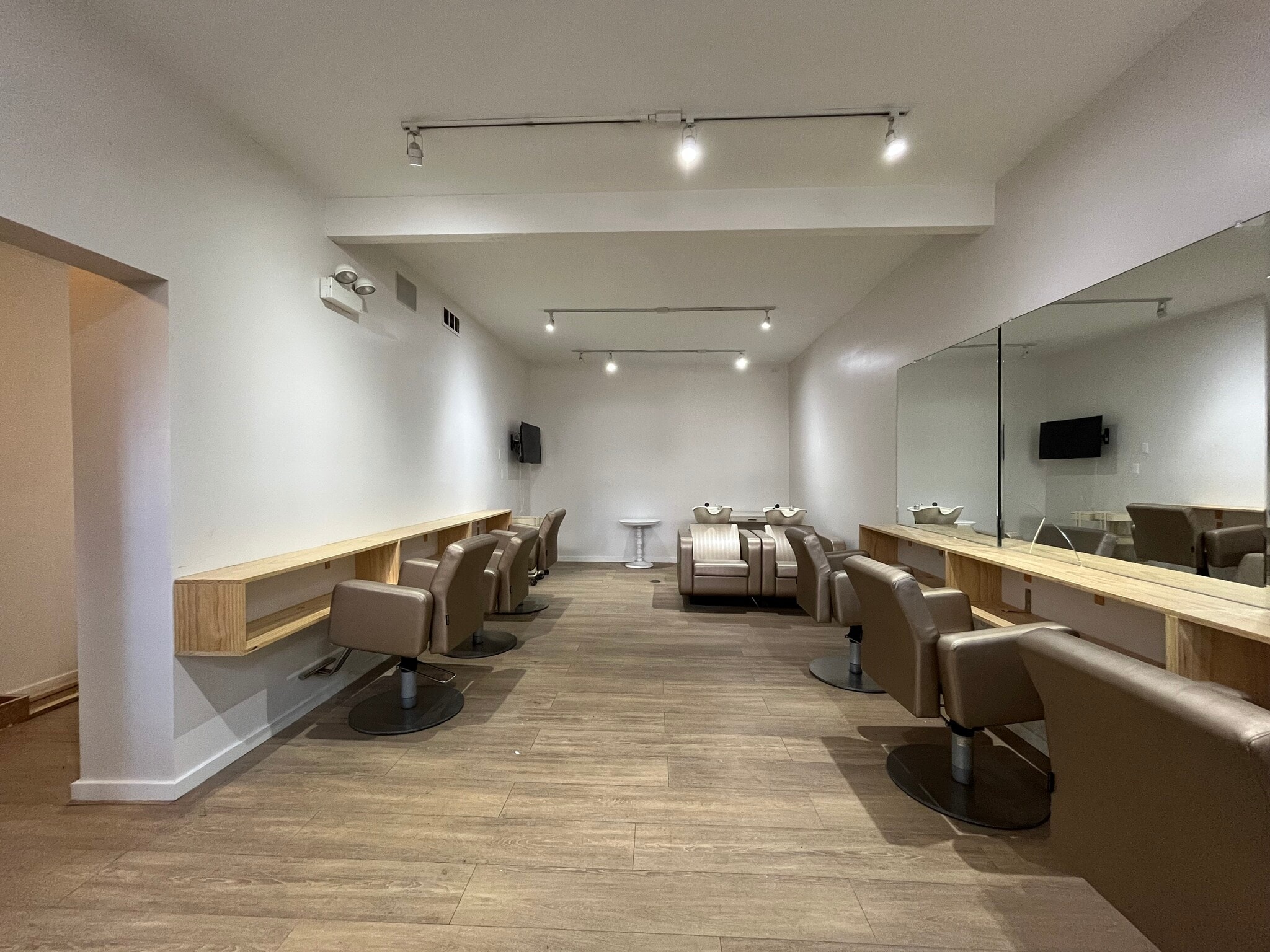 1 E Huron St, Chicago, IL for lease Interior Photo- Image 1 of 25