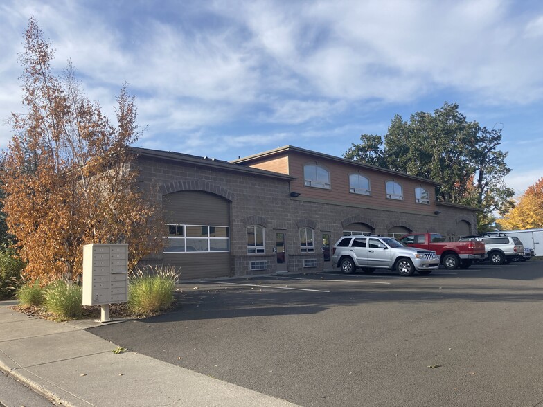 202 Wasco Loop, Hood River, OR for lease - Building Photo - Image 1 of 14