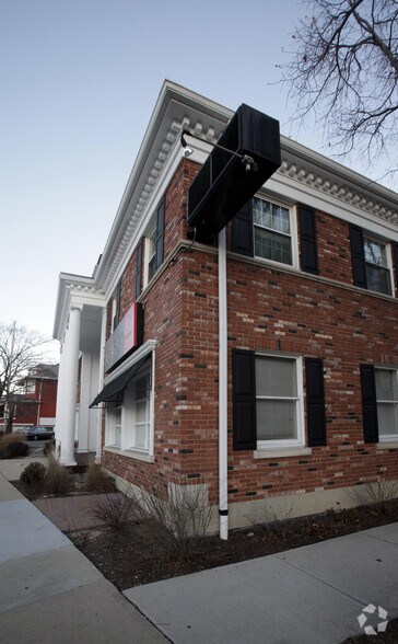 550 Pennsylvania Ave, Glen Ellyn, IL à louer - Photo du bâtiment - Image 3 de 4