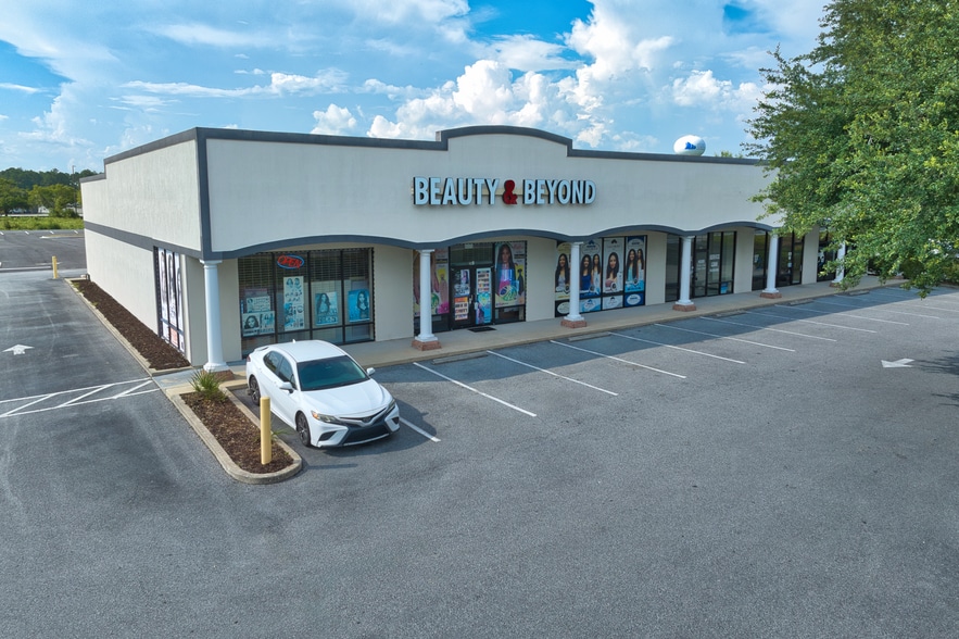 141-147 Altama Connector, Brunswick, GA for lease - Building Photo - Image 1 of 3