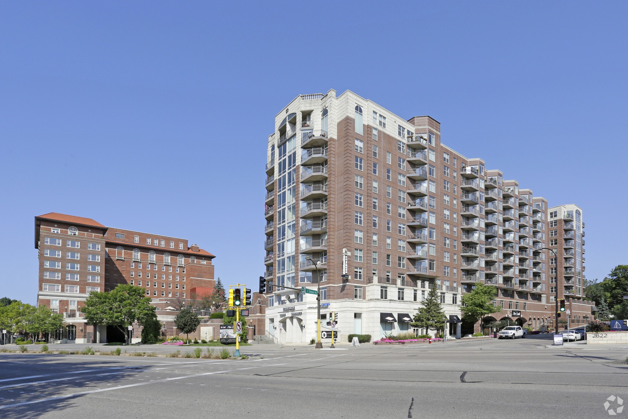 2900 Thomas Ave S, Minneapolis, MN for lease Primary Photo- Image 1 of 97