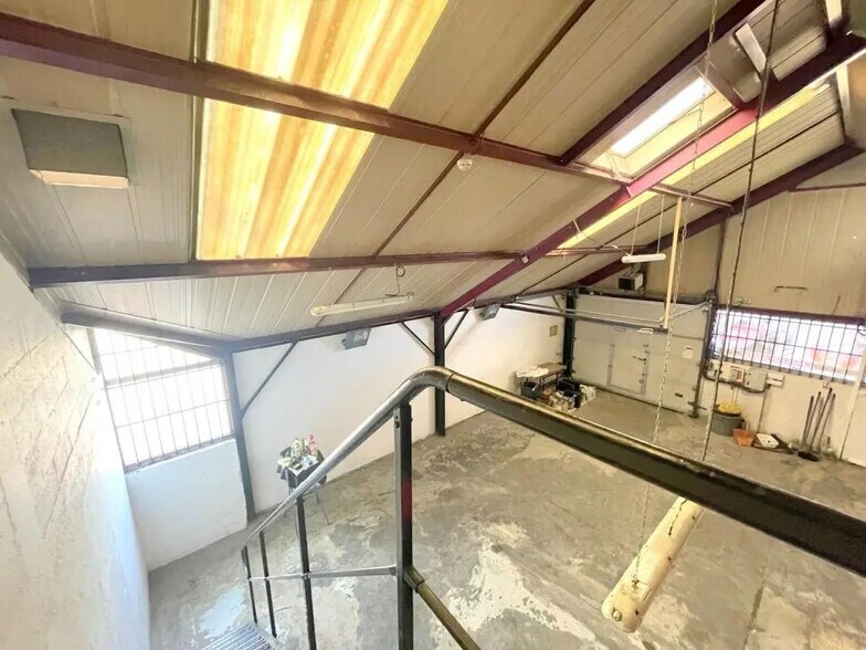 Flex dans Conflans-Sainte-Honorine à louer - Photo du bâtiment - Image 2 de 10