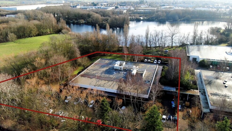 6 Bramley Rd, Milton Keynes à louer - Photo du bâtiment - Image 2 de 14